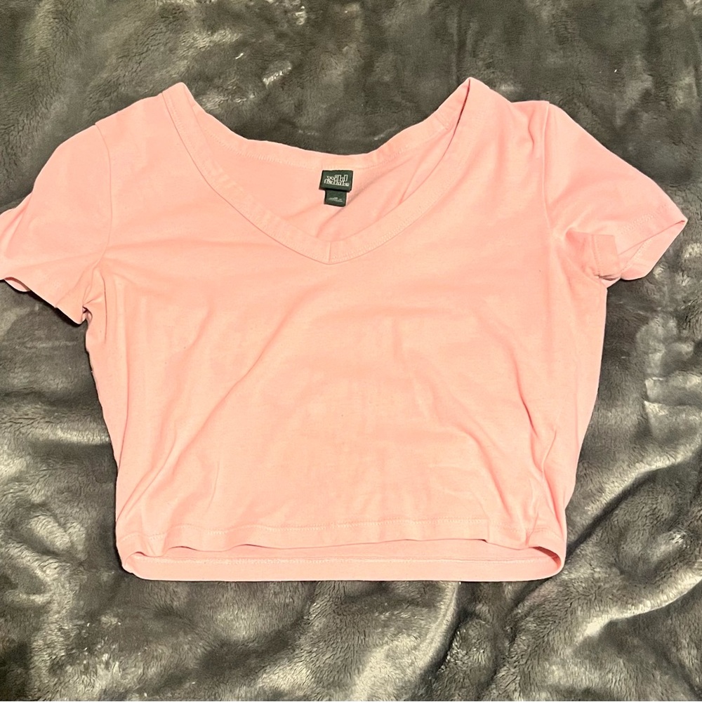 Wild Fable Light Pink V-Neck Short Sleeve Tee